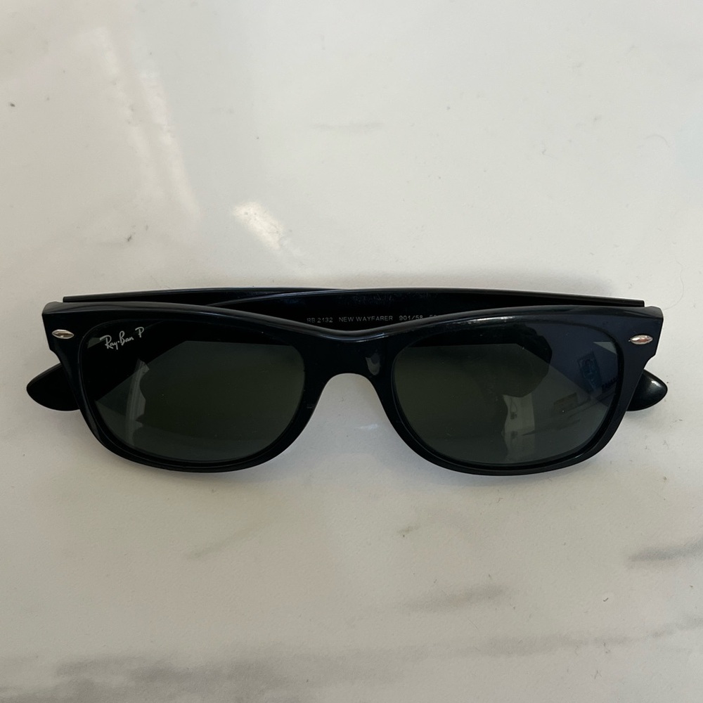 Ray-Ban Black Sunglasses - Polarized